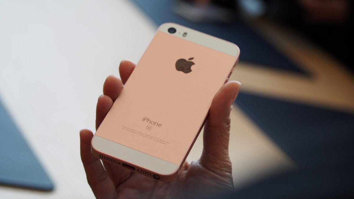 iPhone SE hands-on